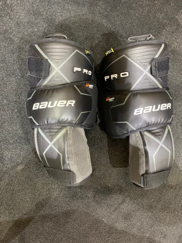 Used Bauer Pro Knee Guards