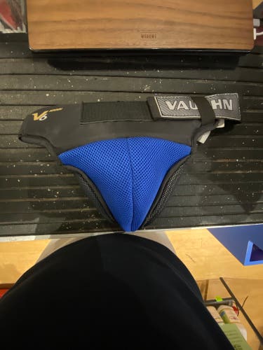 Vaughn V6 int goalie jock