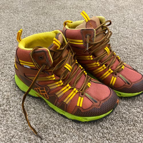 Columbia Techlite OutDry Hiking Shoes Women’s 9