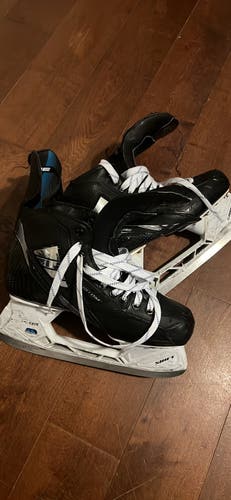 Used True Regular Width Size 9.5 Pro Custom Hockey Skates