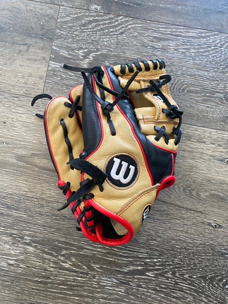 Wilson A500 Baseball Glove Left Hand Throw 11"