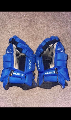 CCM Tacks hockey gloves