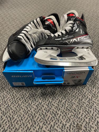 Bauer Vapor 3X size 5.5 Fit 2 skates