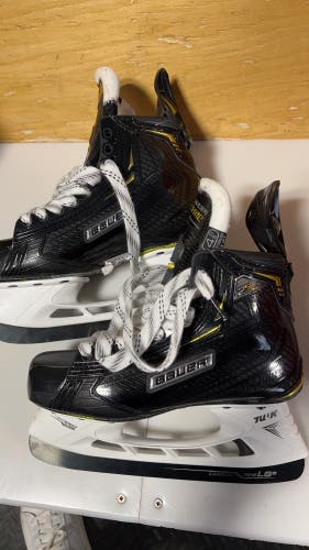 New Bauer Size 4.5 Supreme 2S Pro Hockey Skates
