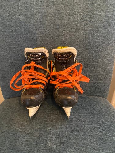 Bauer M5 Pro youth size 11