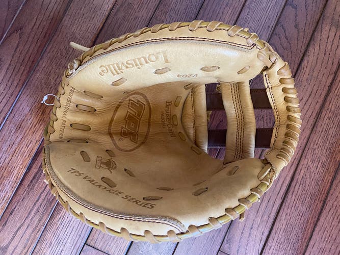 Used Louisville Slugger Right Hand Throw Valkyrie TPS Elite Series Catcher's Glove 33"