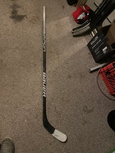 Senior Left Hand P92  Vapor Hyperlite Hockey Stick
