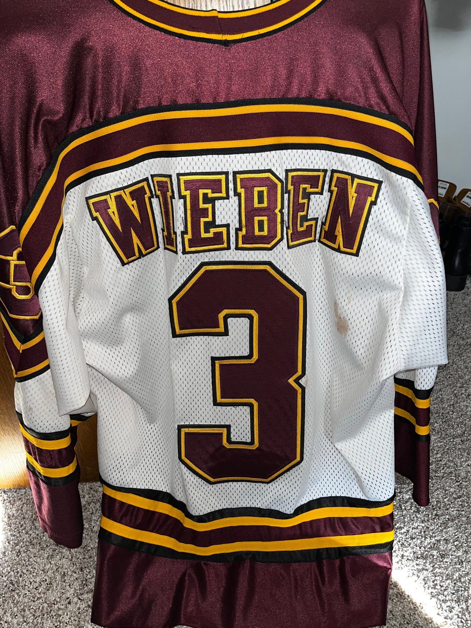 1986-1993 Minnesota Gophers Away Hockey Jersey