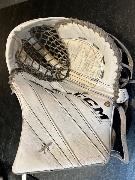 CCM EFlex 5 goalie glove 580