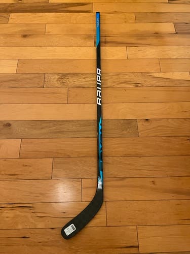 New Bauer Sync Hockey Stick P88/77 Flex/Right Handed