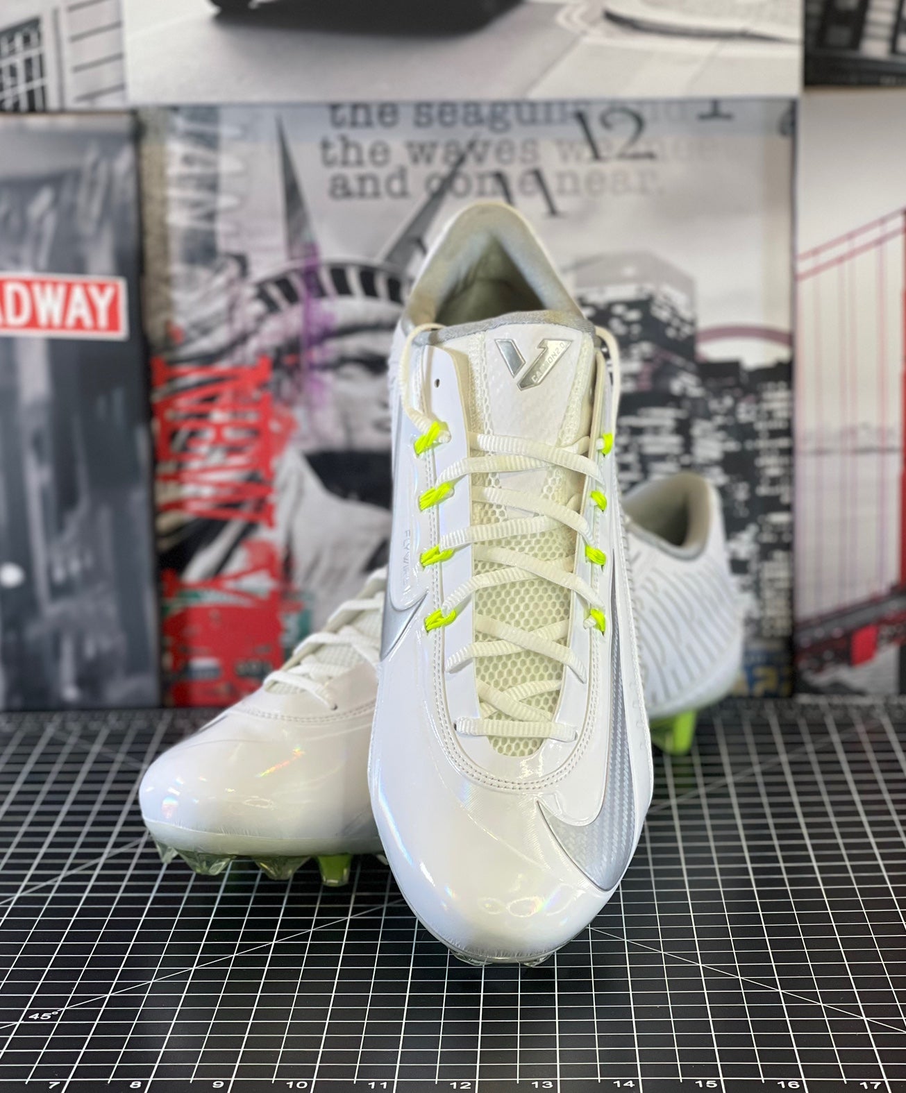 Nike Vapor Carbon 2014 Elite Men's Football Cleats 631425-100 MSRP $150 |