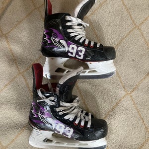 Used Bauer Regular Width Size 4.5 Vapor X900 Hockey Skates