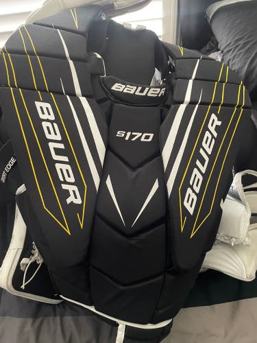 Large Bauer Supreme S170 Goalie Chest Protector