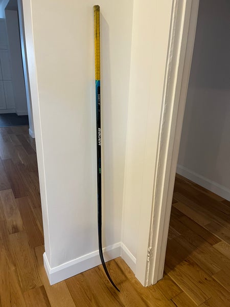 Senior Right Handed P28 Pro Stock Nexus Geo Hockey Stick