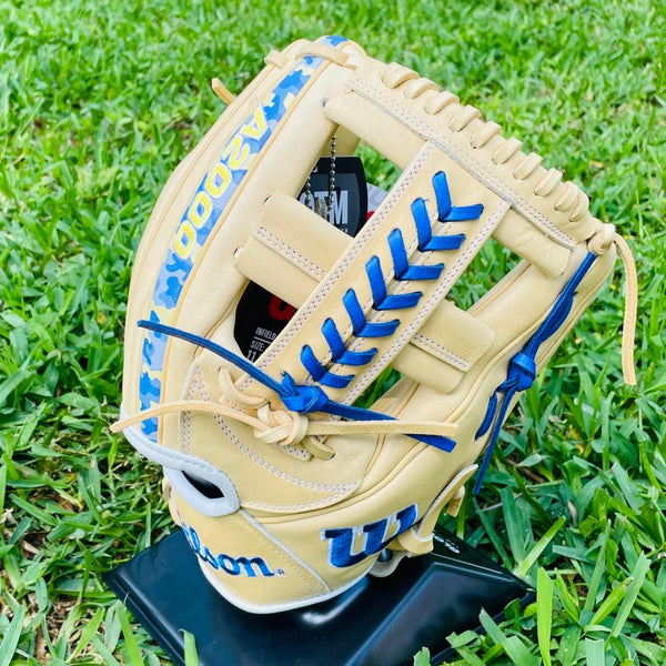  Wilson April 2023 Glove of The Month Bobby WITT Jr A2000  WBW1013681175 11.75 Baseball Fielder's Glove : Sports & Outdoors