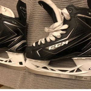 New CCM Wide Width Pro Stock Size 9 RibCor 70K Hockey Skates