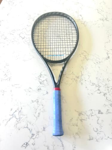 Wilson Clash 100 V2 Limited Edition Blackout