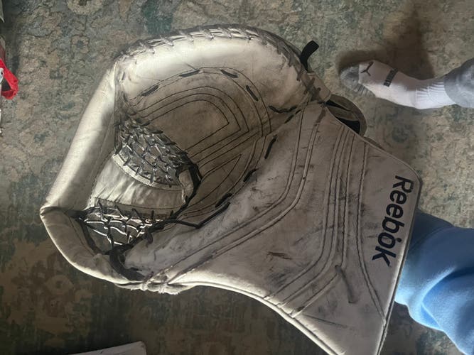 Regular XLT28 Intermediate Goalie Glove