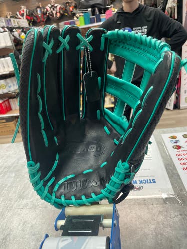 New Left Hand Throw 14" A2000 Baseball Glove