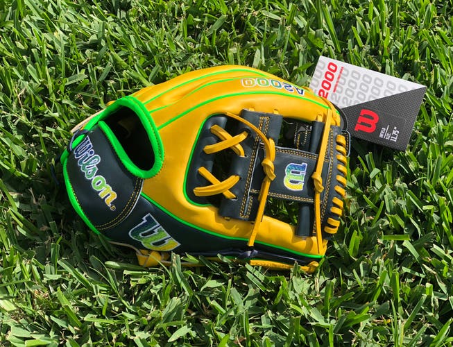 Wilson A2000 1975 11.75” Baseball Glove - March 2023 GOTM *Firm Price/No Trades*