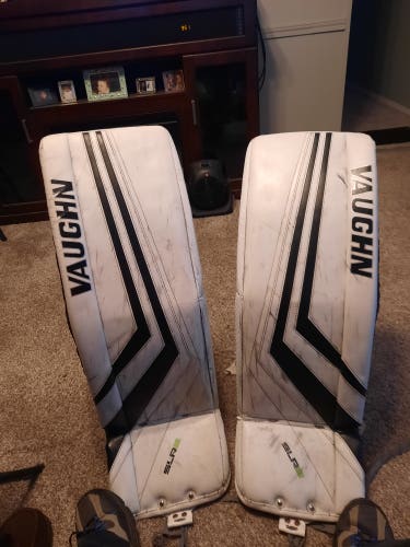 Used 33" Vaughn Ventus SLR2 Goalie Leg Pads