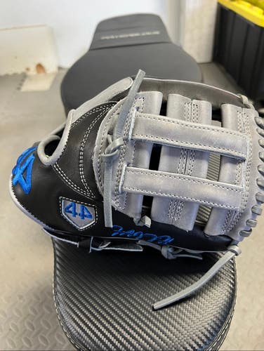 New Right Hand Throw 11" Baseball Glove