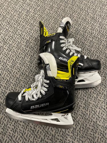 USED TWICE Bauer Supreme M4 size 7.5 Fit 2 skates