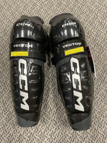 CCM Vector 15” shin pads
