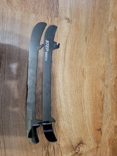 Senior New CCM Step steel Size 271