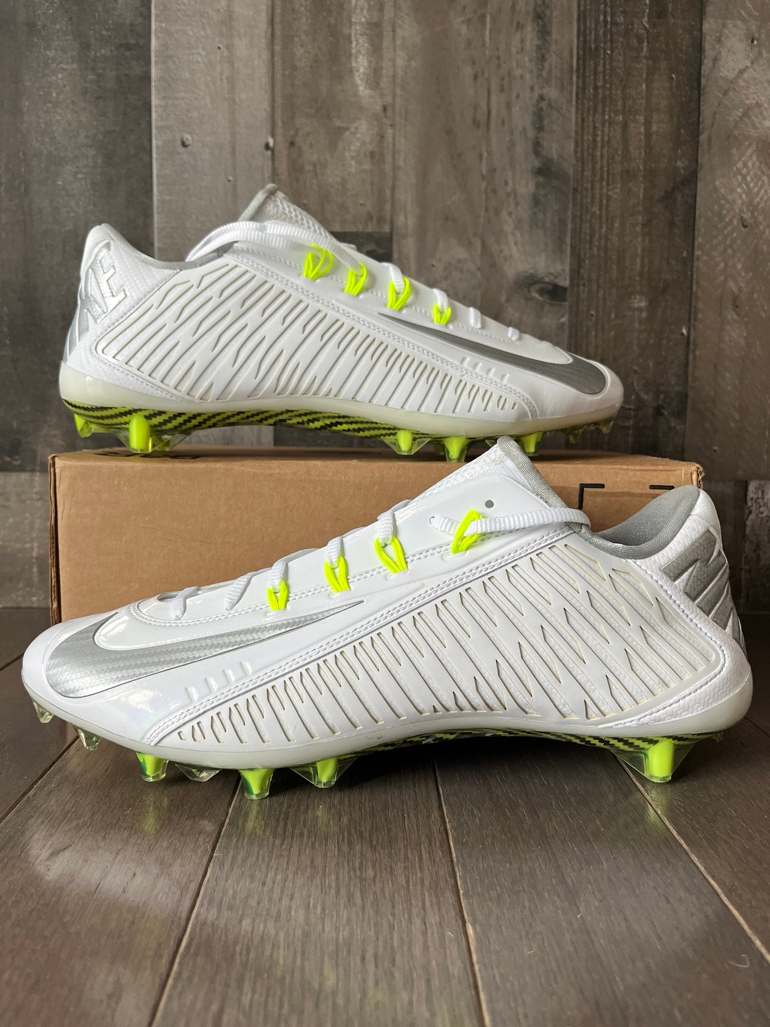 Nike Vapor Carbon Elite 2.0 TD Football White Silver Volt 631425-101 Sz  13.5