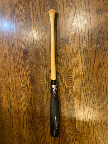 2021 Wood 32 oz 32" V-CUT Bat