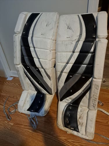 Used 32" Bauer RX10 Goalie Leg Pads
