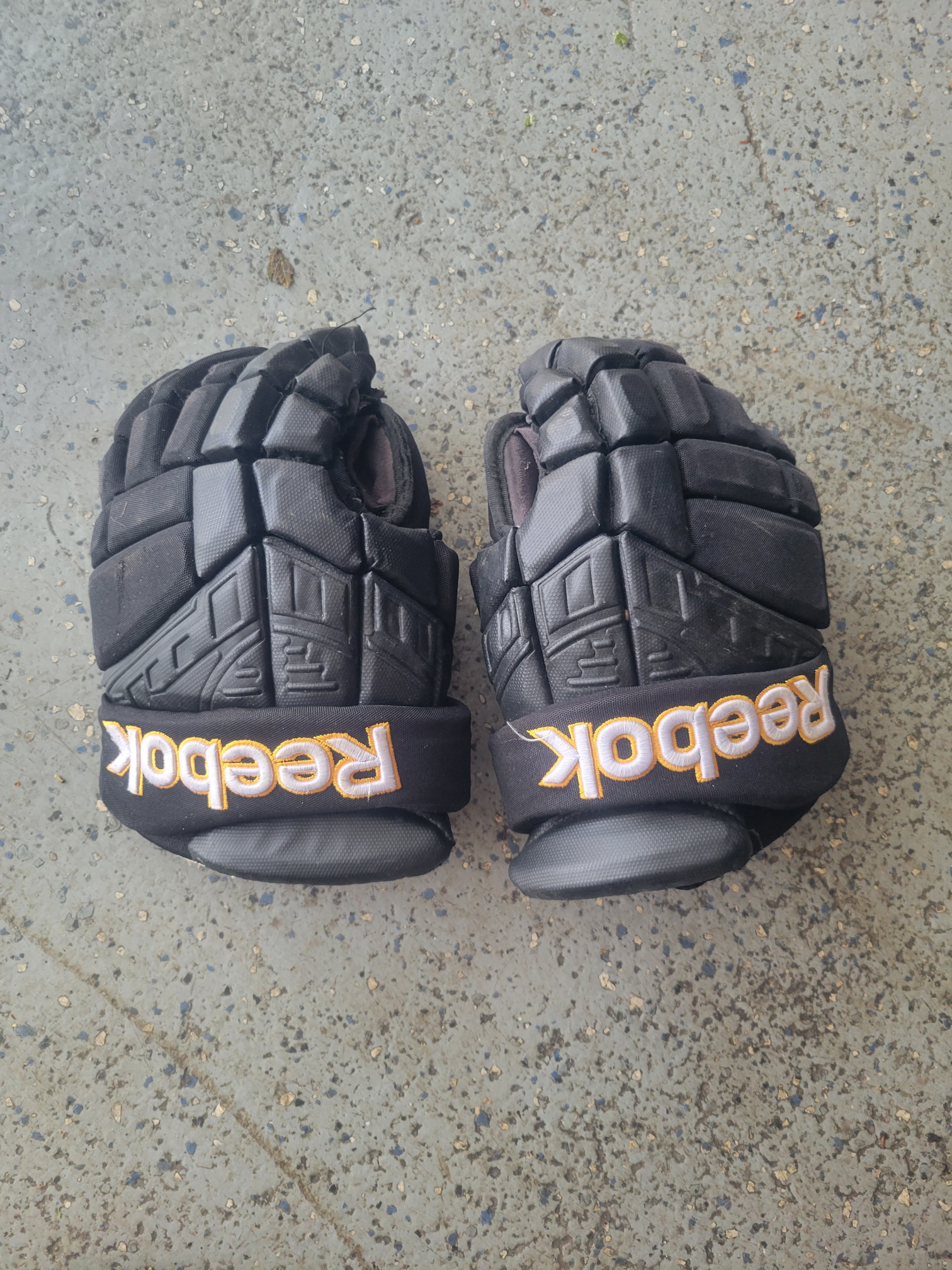 Used Reebok Gloves 14" Pro Stock