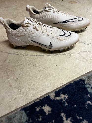 White Men's Size 11.5 Low Top Alpha Huarache 8 Pro