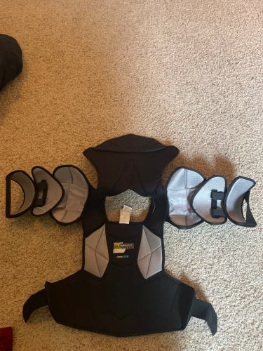 Used Medium Bauer Supreme 3S Pro Shoulder Pads