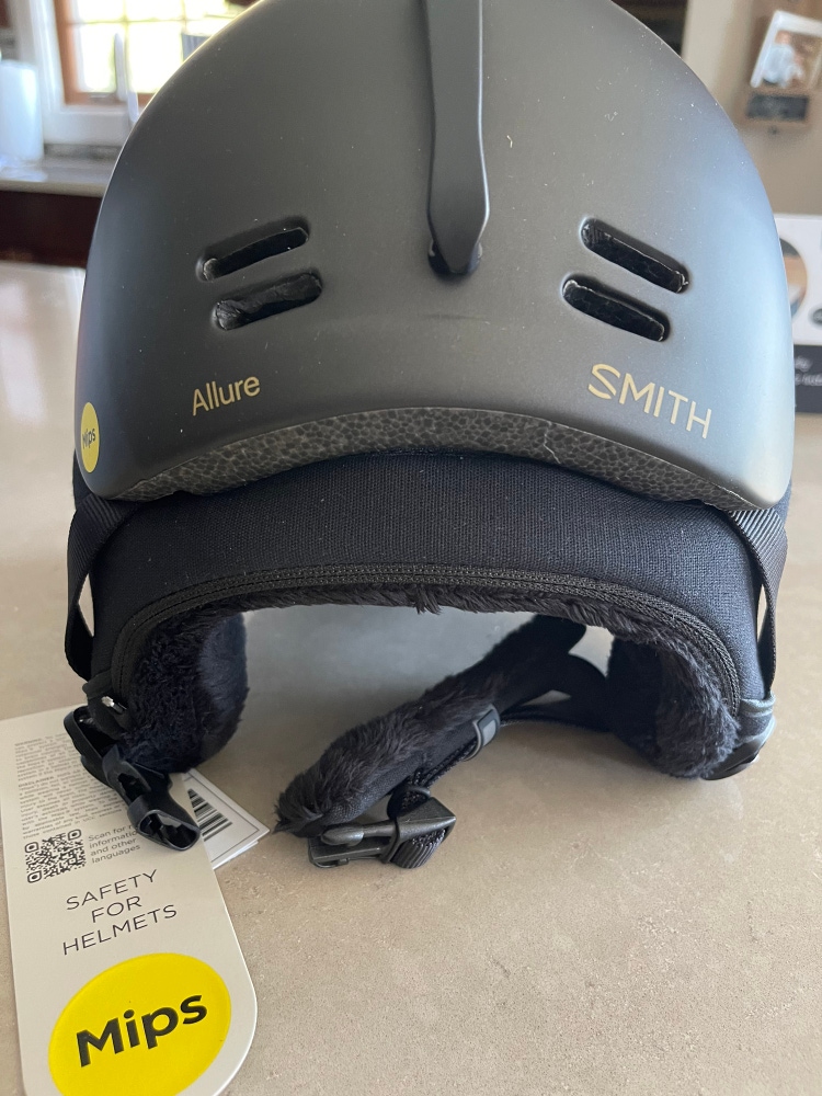 New Small / Medium Smith ALLURE MIPS Helmet