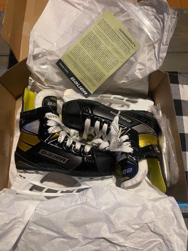 New Bauer Supreme 3S Hockey Skates Size 11.5 Youth