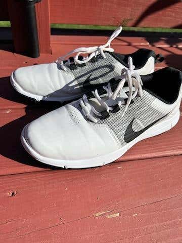 Used Men's Nike Explore CTRL Gold Shoes Size 9.5 (Women's 10.5)