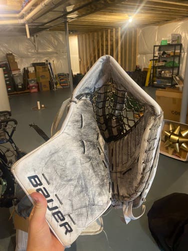 Used Supreme 2S Pro Goalie Glove