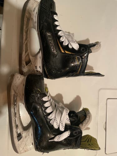 Used Bauer Regular Width  Size 4 Supreme Ignite Pro Hockey Skates