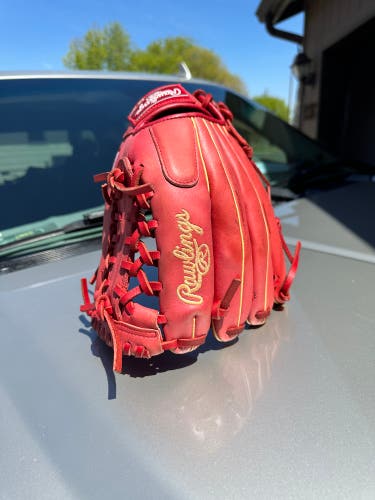 Used Right Hand Throw 11.5" Gold Glove Elite Baseball Glove
