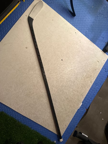 Senior Right Handed P14 Pro Stock Hockey Stick