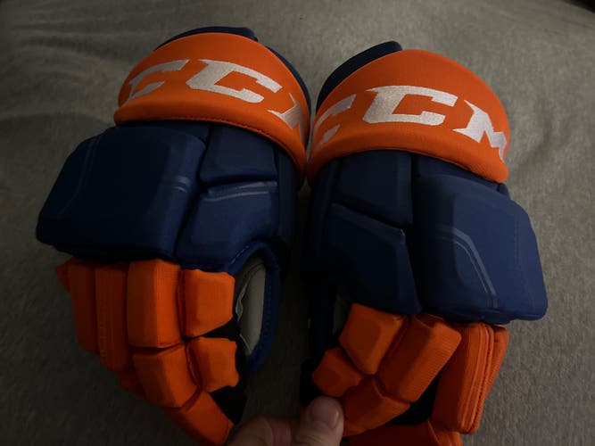 15” CCM HGQLPP Gloves - Team Stock New York Islanders (WITH SHOT BLOCKERS)