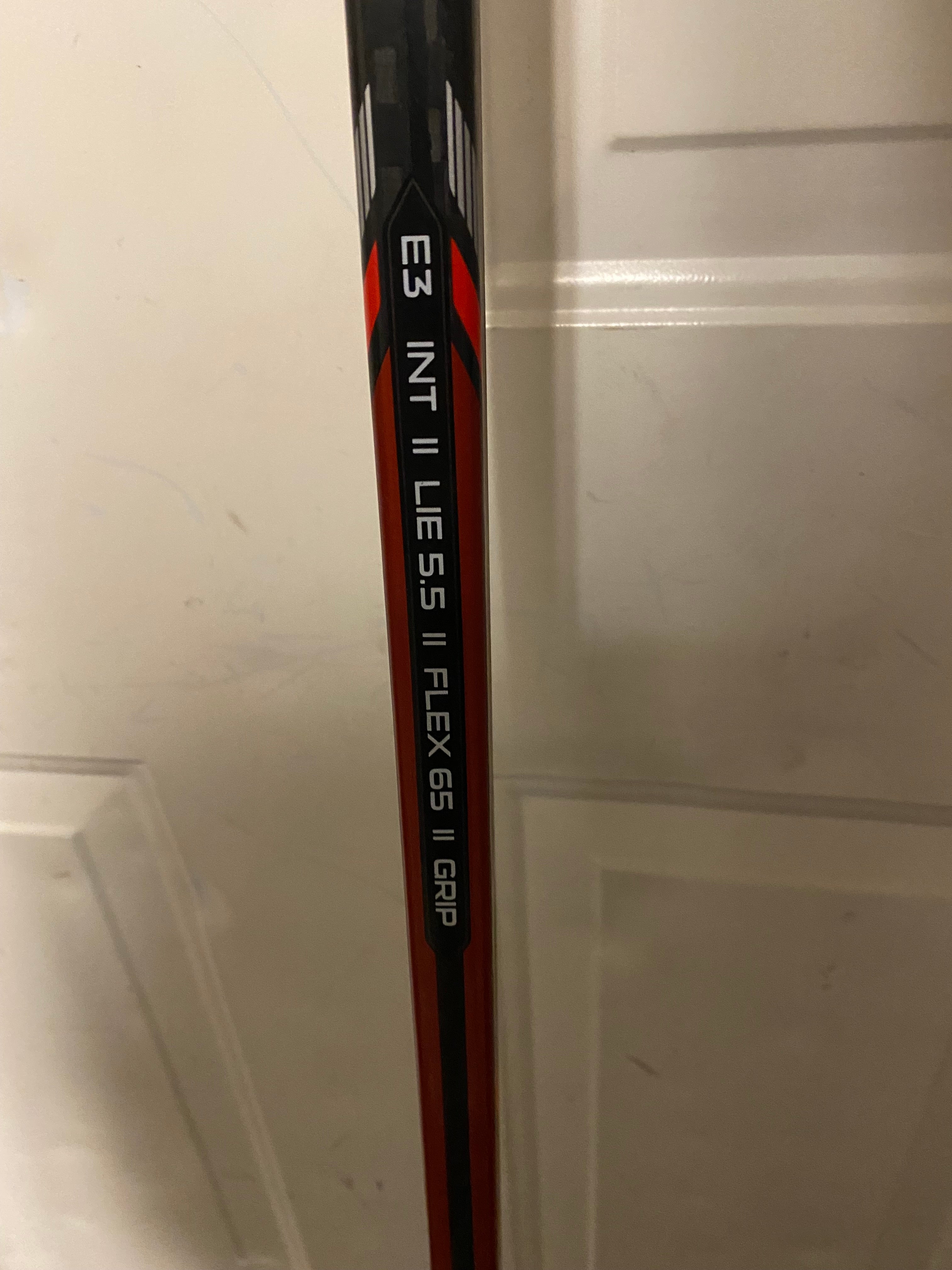 NEW Easton Synergy 650 Hockey Stick (P92/65 flex)