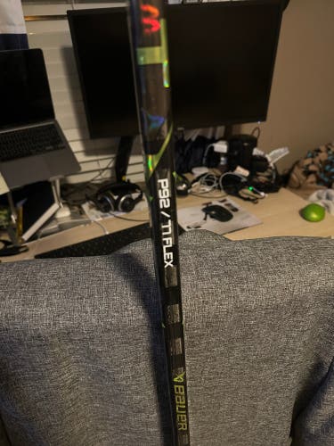 New Right Handed Ag5nt Hockey Stick