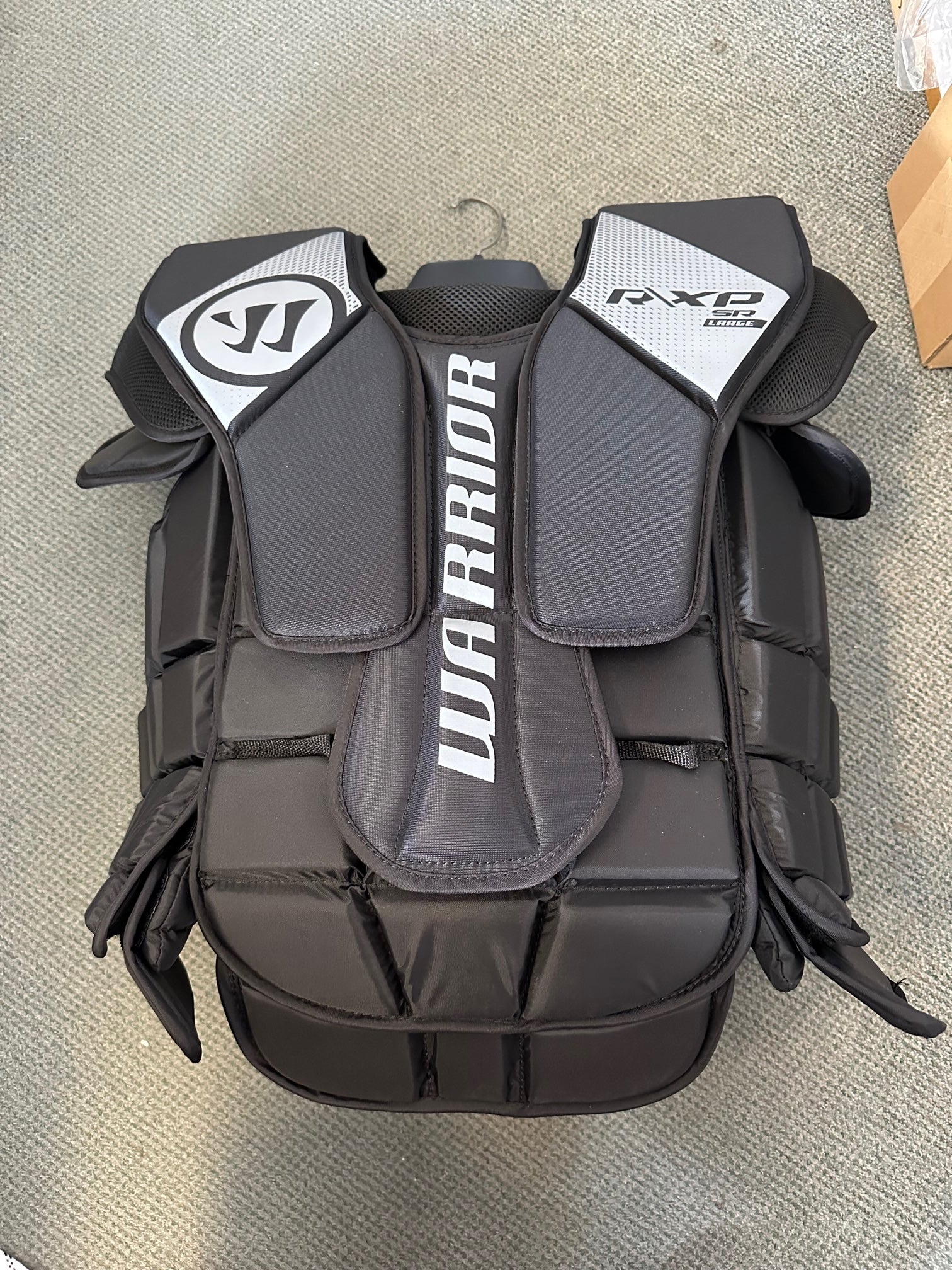 New Warrior Ritual XP Ice Hockey Goalie Chest Protector SR large arm pad  goal