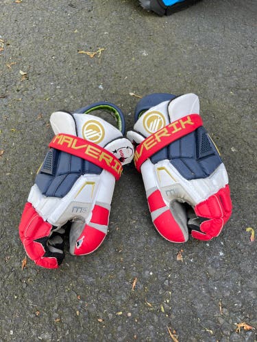 Lightly used showtime maverik m5 goalie gloves lacrosse