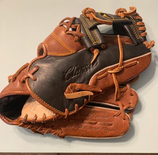 Infield 11.75" Classic Pro Soft Baseball Glove