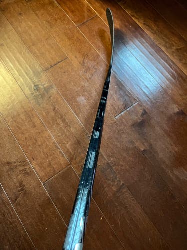 New Right Handed P28M Pro Stock Nexus Sync Hockey Stick