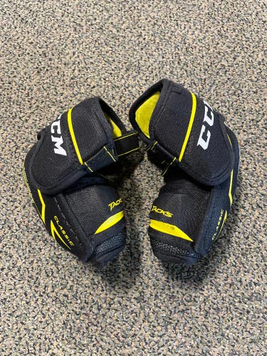 Used Medium CCM Tacks Elbow Pads